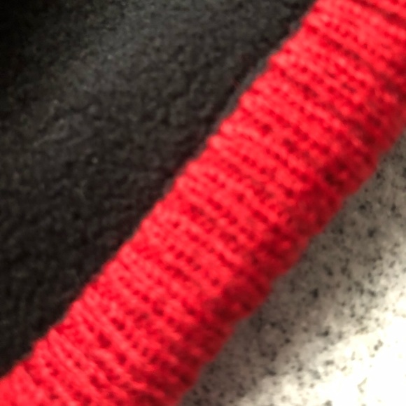 Boy”s 2 piece Nike Set Hat and Gloves - Picture 2 of 8